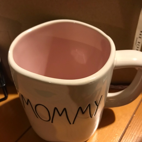 Rae Dunn Mommy coffee mug NWT - Picture 2 of 2